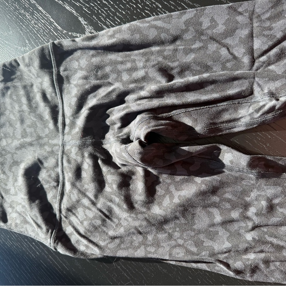 Lululemon Align 23” Size 2 - Picture 2 of 4